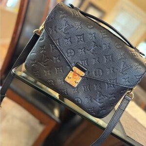 Louis Vuitton Pochette Métis bag